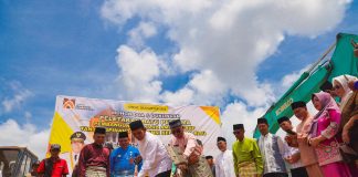 Gubernur Ansar Ahmad Letakkan Batu Pertama Masjid Amar Ma’ruf di Tanjungpinang