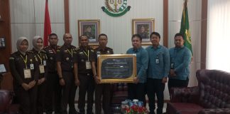 Kejari Nagan Raya Dapat Penghargaan dari BPJS Ketenagakerjaan