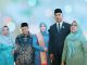 Kisah Inspiratif Pekerja Serabutan Terpilih Menjadi Anggota DPRD Lingga Anggota DPRD Lingga terpilih, Akhmad Dulhaq bersama keluarga tercintanya