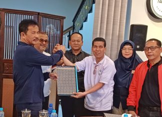 Kesejahteraan Masyarakat Prioritas Utama, Rudi-Rafiq Kukuhkan Tim Pemenangan di Karimun