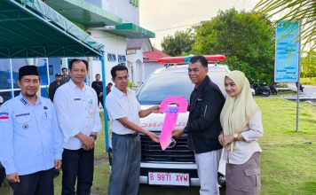 Menghadapi Ombak Tinggi, Bupati Natuna Serahkan Ambulans untuk Puskesmas Subi