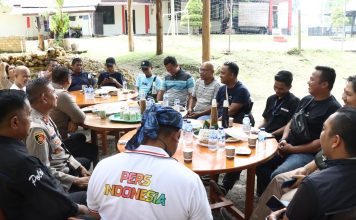 Ngopi Bareng Insan Pers, Kapolres Lingga Tegaskan Media Sebagai Sahabat dan Mitra Polisi