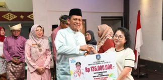 Sempena Hari Jadi Kepri ke-22, Gubernur Ansar Berikan Bantuan Modal kepada 537 UMKM di Tanjungpinang