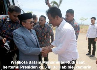 Ketika Rudi Memberikan Penghargaan untuk Rudi, 2 Rudi yang Luar Biasa