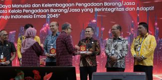 Pemprov Kepri Raih Penghargaan UKPBJ Proaktif dengan Capaian UMK Tertinggi