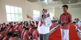 Plt. Gubernur Marlin Kunjungi SMA Negeri 2 Tanjungpinang