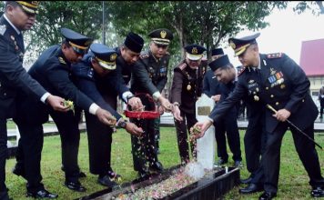 Kodim 0303 Bengkalis Laksanakan Ziarah Nasional, Bupati Bengkalis Ikut Tabur Bunga di Makam Pahlawan
