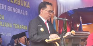 Hadiri Sidang Senat Terbuka Wisuda Ahli Madya -XXI dan Sarjana Terapan – VIII Politeknik Negeri Bengkalis, ini Pesan Pjs Bupati Bengkalis Akhmad Sudirman Tavipiyono