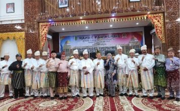 Hadiri Paripurna Hari Jadi Ke-25 Rohil, Pjs. Bupati Bengkalis Sampaikan 2 Bait Pantun