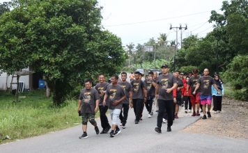 Kapolres Lingga dan Warga Gelar Jalan Santai Sambut Sumpah Pemuda