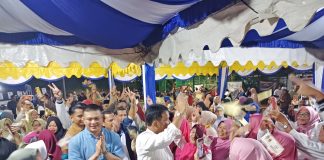 Warga Bengkongindah Tak Bisa Jauh dari Rudi, Poster Kepri Ganti Gubernur pun Berkibar