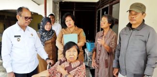 Wujud Perhatian Bagi Masyarakat, Pemkab Simalungun Serahkan Bantuan Alat Disabilitas Ke Warganya