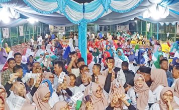 Bagai Air Bah, Emak-emak Sambut “Sang Gubernur Perubahan” di Tanjungsengkuang