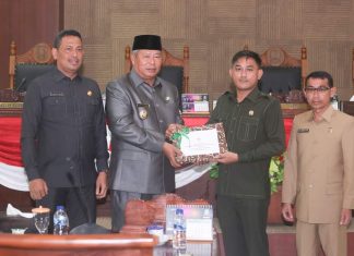 Bupati Anambas Abdul Haris Sampaikan Nota Keuangan Ranperda Tahun 2025