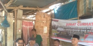 Di Jumat Curhat, Polsek Tanah Jawa Dengarkan Keluhan Warga