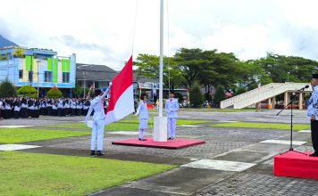 Bupati Natuna Pimpin Upacara Peringatan HUT PGRI ke-79 dan Hari Guru Nasional 2024