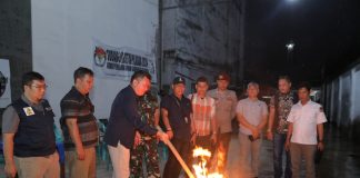 Bupati Asahan Saksikan Pemusnahan Surat Suara Tidak Terpakai Dipimpin Ketua KPU