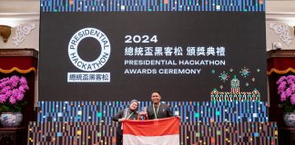 Sandi Pamungkas dan Ramadana Safitri Raih Penghargaan Internasional Berkat MooApps