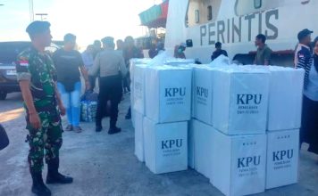 TNI AU Lanud Raden Sadjad Natuna Pastikan Keamanan Penumpang dan Logistik Pilkada di Pelabuhan Ranai Penagi