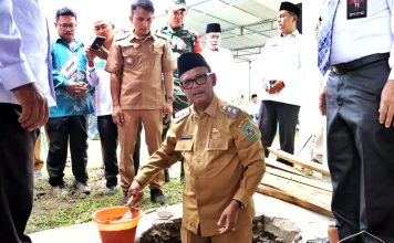 Di Peletakan Batu Pertama Masjid Al Barakah Iklas Beramal, Wakil Bupati Simalungun Dibangunnya Masjid Tidak Hanya Fisiknya Tetapi Meningkatkan Keimanan