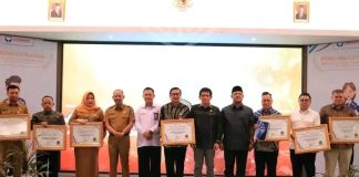 Pemerintah Kabupaten Lingga Raih Penghargaan Standar Pelayanan Publik dari Ombudsman RI