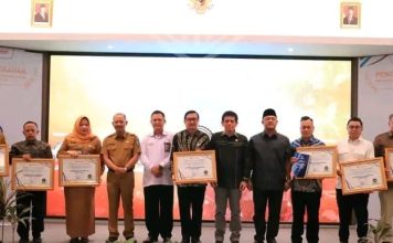Pemerintah Kabupaten Lingga Raih Penghargaan Standar Pelayanan Publik dari Ombudsman RI