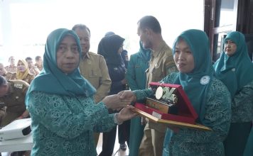 Rakornis Bupati Dan Ketua TP PKK Kabupaten Asahan Serahkan Beragam Penghargaan