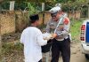 Jumat Berkah, Satlantas Polres Aceh Timur Membagikan Nasi Kotak Kepada Pengguna Jalan