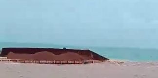 Tongkang Terdampar di Perairan Lingga, Nelayan dan Warga Mulai Resah