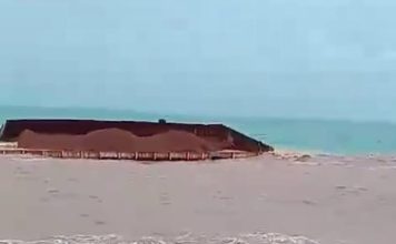 Tongkang Terdampar di Perairan Lingga, Nelayan dan Warga Mulai Resah