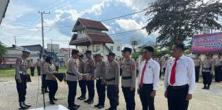Polres Buton Tengah Gelar Upacara Korps Rapor Kenaikan Pangkat dan Pemberian Penghargaan Kepada Personel Berprestasi