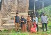 PLT Kadinsos Pemkab Aceh Timur Bersama Satgasus BAI, dan Rekan Pers, Kunjungi Rumah Warga Fakir Miskin