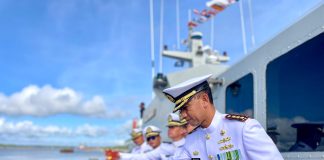 Peringati Hari Dharma Samudera, Danlanal Ranai Kolonel Laut (P) Maman Nurachman Pimpin Upacara Tabur Bunga