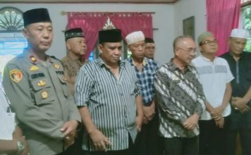 Kapolsek Tanah Jawa Bersama Personel Melayat ke Rumah Duka IPDA Purn ARDAN