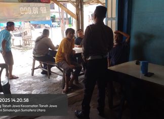 Polsek Tanah Jawa Gelar Penyuluhan kepada Pengemudi Angkot di Pekan Tanah Jawa