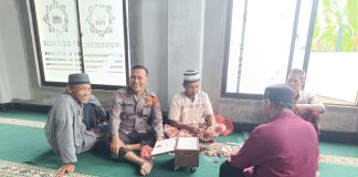 Kanit Binmas Polsek Bangun Gelar Jumat Curhat di Masjid Al Mutakin, Huta III Nagori Karang Bangun