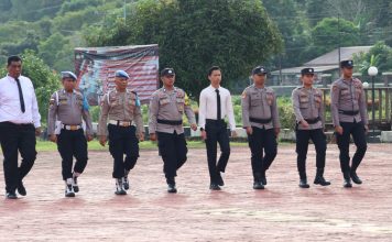 AKBP Apri Fajar Hermanto,S.I.K Berikan Penghargaan Kepada 8 Personel yang Berprestasi