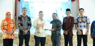 Pemkab Lingga Serahkan DPA 2025, Bupati Nizar Tekankan Efisiensi dan Percepatan Pembangunan