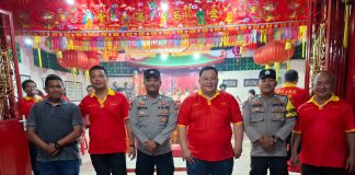 Personel Polsek Daik Lingga Amankan Perayaan Ulang Tahun Kelenteng Yen Tian Santi dan Sembahyang Keselamatan