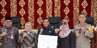 Pj Wali Kota Payakumbuh Hadiri Paripurna Pengumuman Pasangan Wako-Wawako Terpilih Pilkada 2024