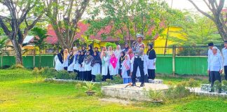 Jadi Pembina Upacara, Kanit Turjawali Satlantas Polres Aceh Timur Ingatkan Pelajar Tertib Berlalu Lintas