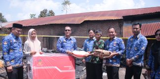 Pemko Payakumbuh Serahkan Bantuan Korban Kebakaran di Jalan Pacuan K3TR