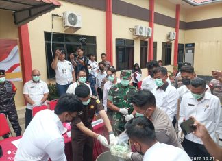 Polres Anambas Musnahkan 4 Paket Narkotika Jenis Sabu Hasil Temuan Warga