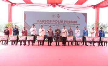Kapolri dan Panglima TNI Bagikan Ribuan Bansos Jelang Ramadan