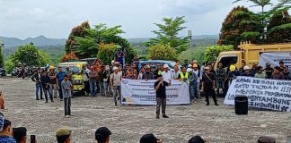 Keluh Kesah di Ujung Negeri Natuna: Duit Sulit, Ekonomi Pahit