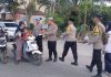 Polsek Perbaungan Berbagi Takjil Kepada Warga Dan Penguna Jalan Raya
