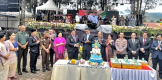 Wakil Bupati Simalungun Hadiri Perayaan Hari Jadi Ke-21 Kabupaten Samosir