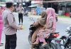 Polsek Idi Rayeuk Tebar Berkah Ramadhan, Ratusan Takjil Dibagikan Ke Pengguna Jalan