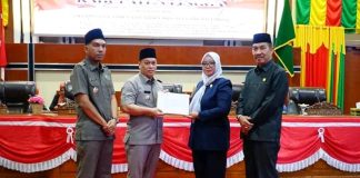 Bupati Lingga Sampaikan Ranperda dalam Rapat Paripurna DPRD