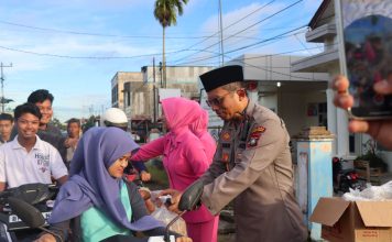 Bangun Kebersamaan di Bulan Ramadan, Polres Natuna dan Bhayangkari Berbagi Takjil